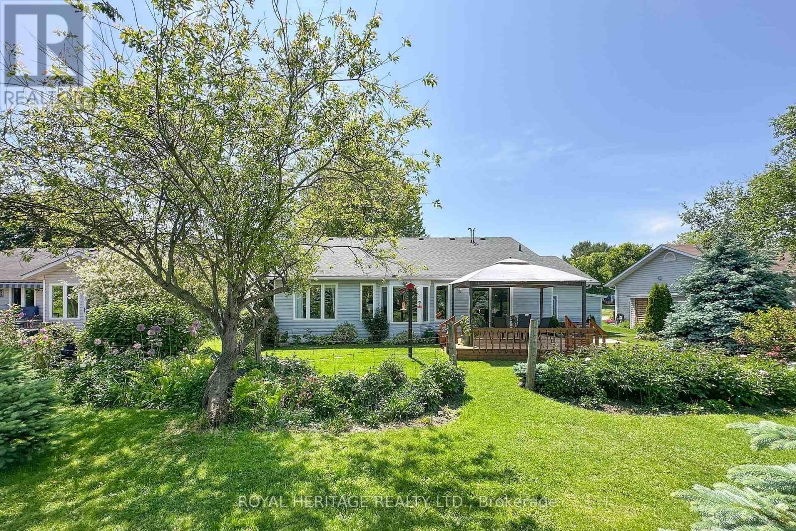 












17 FAIRWAY DRIVE

,
Clarington (Newcastle),




Ontario
L1B1B3

