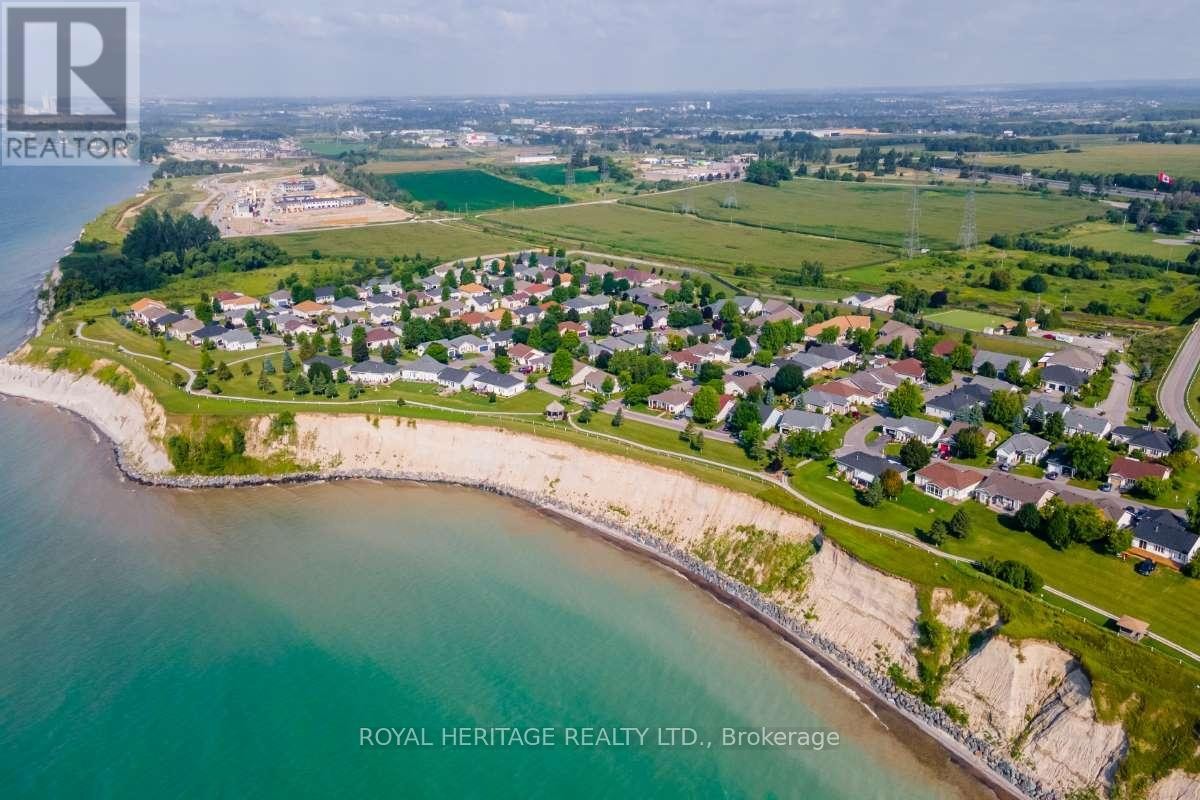 












17 FAIRWAY DRIVE

,
Clarington (Newcastle),




Ontario
L1B1B3


