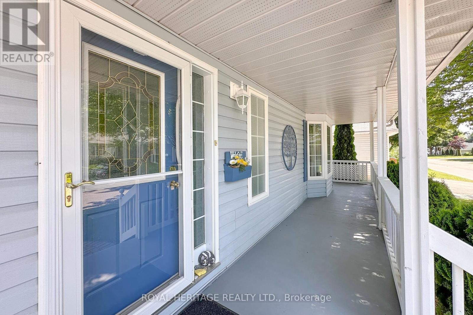 












17 FAIRWAY DRIVE

,
Clarington (Newcastle),




Ontario
L1B1B3

