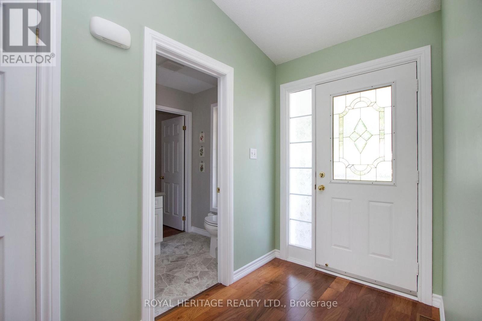 












17 FAIRWAY DRIVE

,
Clarington (Newcastle),




Ontario
L1B1B3

