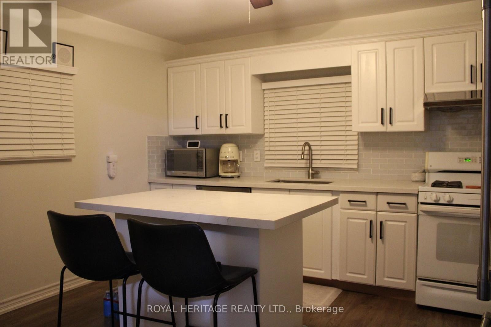 












228 COURT STREET

,
Oshawa (Central),




Ontario
L1H4W7

