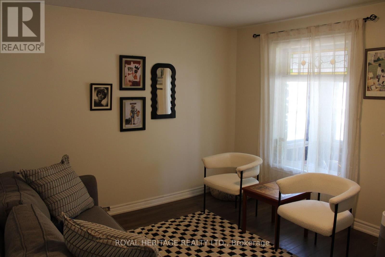 












228 COURT STREET

,
Oshawa (Central),




Ontario
L1H4W7


