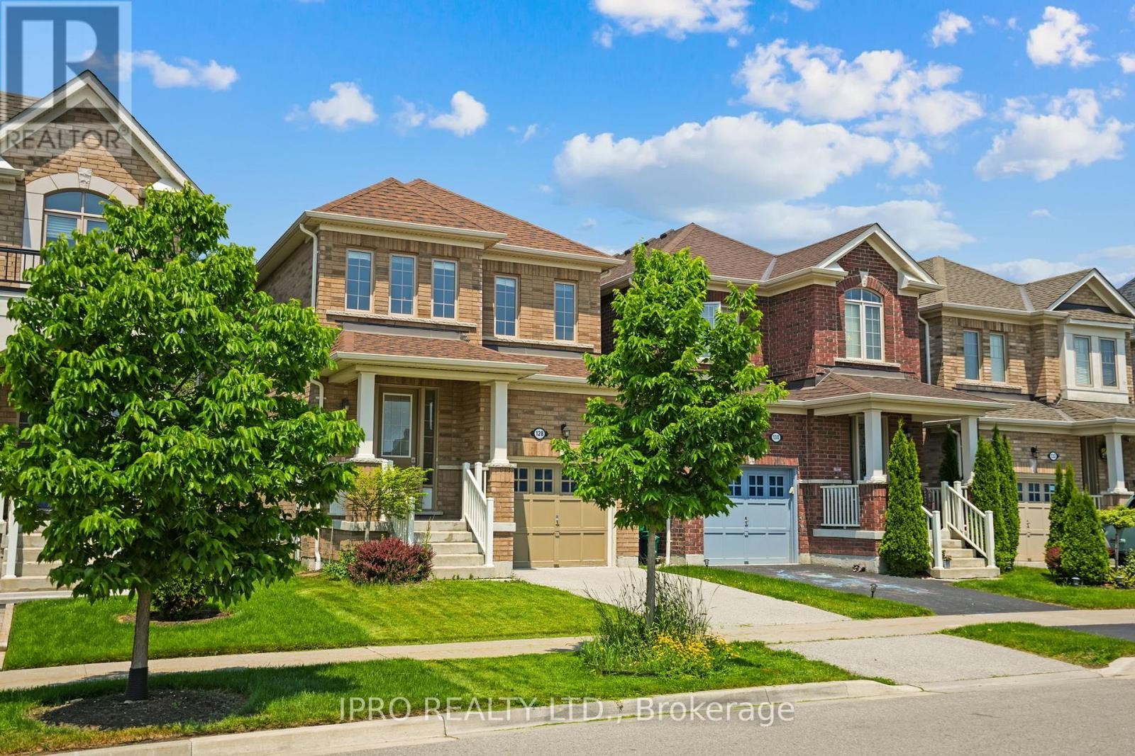 












128 BRIDLEWOOD BOULEVARD

,
Whitby (Rolling Acres),




Ontario
L1R0N2

