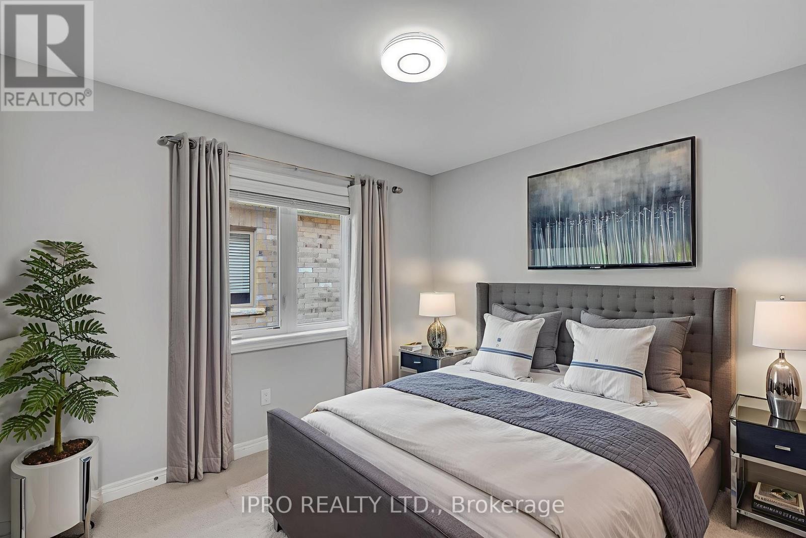 












128 BRIDLEWOOD BOULEVARD

,
Whitby (Rolling Acres),




Ontario
L1R0N2

