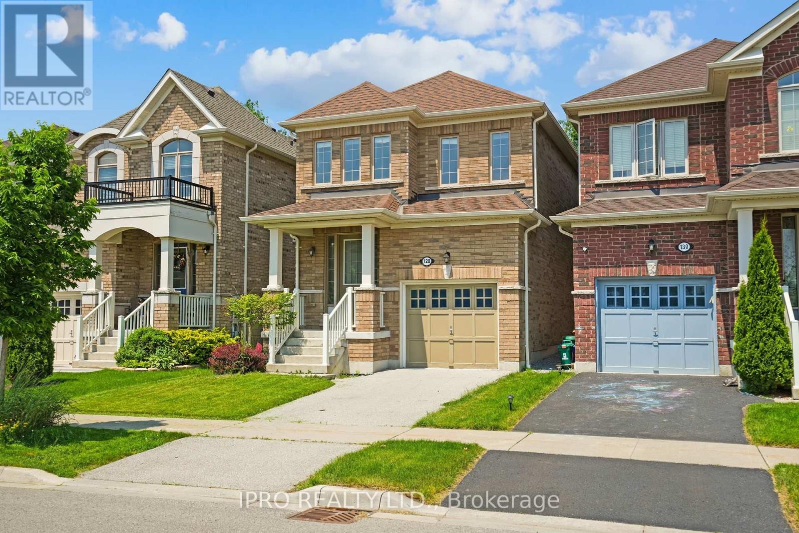 












128 BRIDLEWOOD BOULEVARD

,
Whitby (Rolling Acres),




Ontario
L1R0N2

