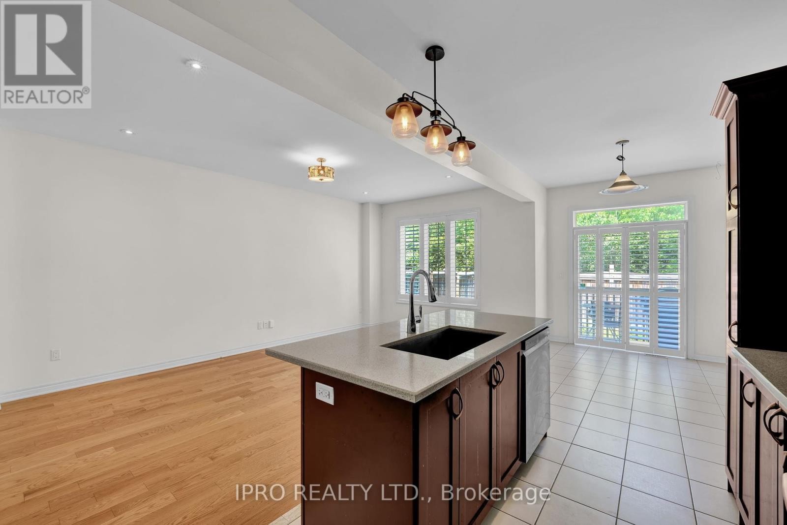












128 BRIDLEWOOD BOULEVARD

,
Whitby (Rolling Acres),




Ontario
L1R0N2


