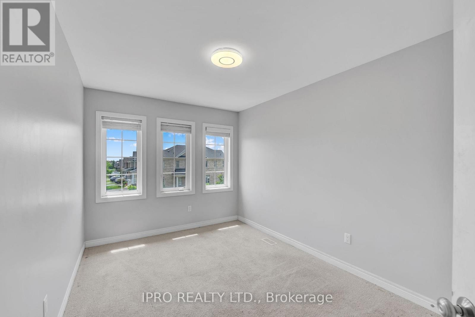 












128 BRIDLEWOOD BOULEVARD

,
Whitby (Rolling Acres),




Ontario
L1R0N2

