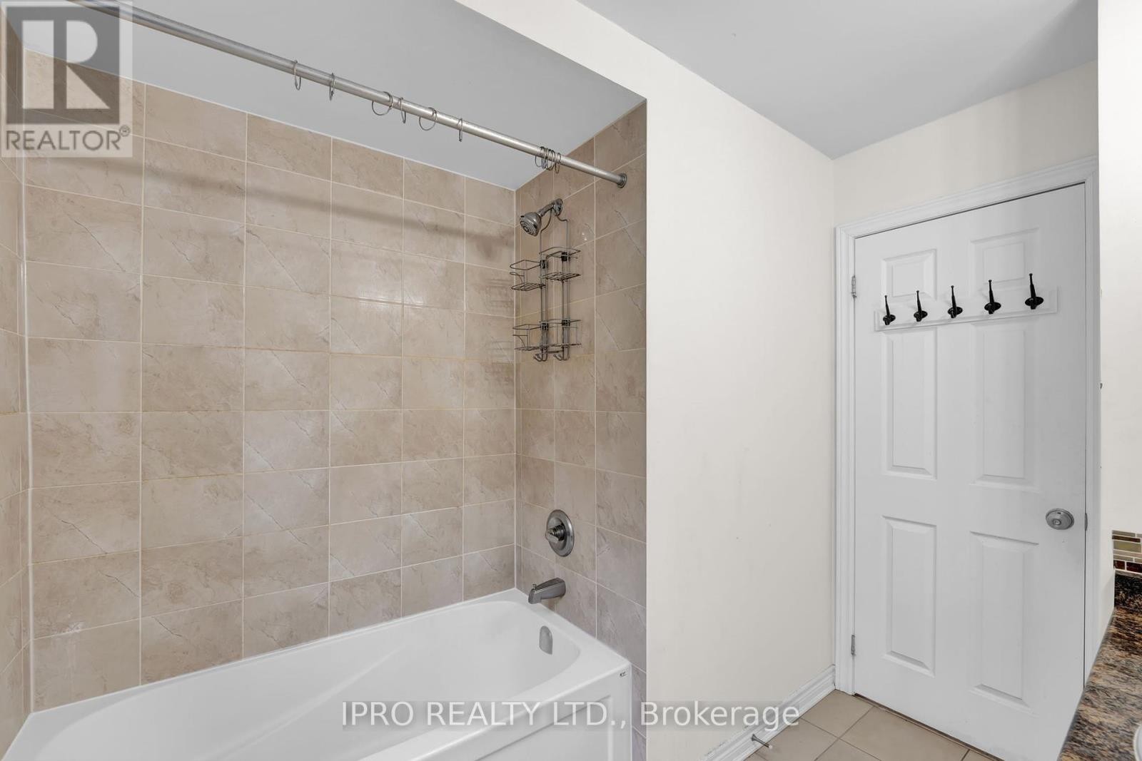 












128 BRIDLEWOOD BOULEVARD

,
Whitby (Rolling Acres),




Ontario
L1R0N2

