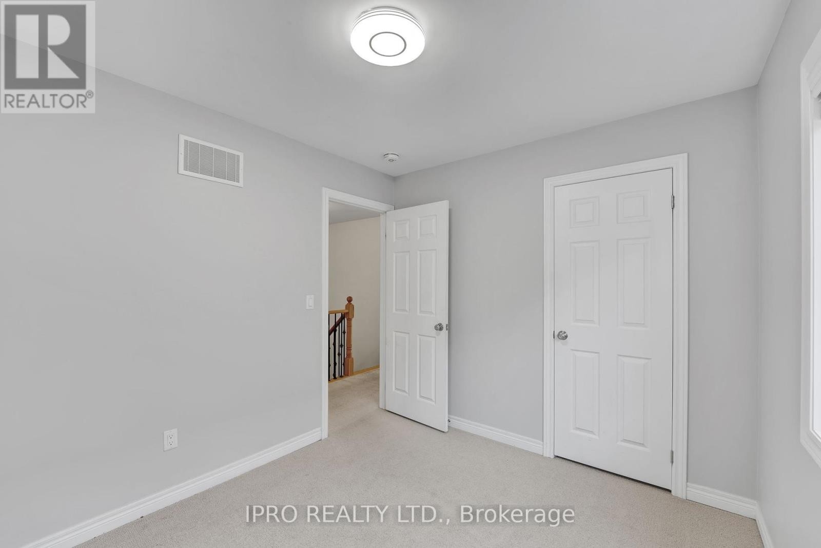 












128 BRIDLEWOOD BOULEVARD

,
Whitby (Rolling Acres),




Ontario
L1R0N2

