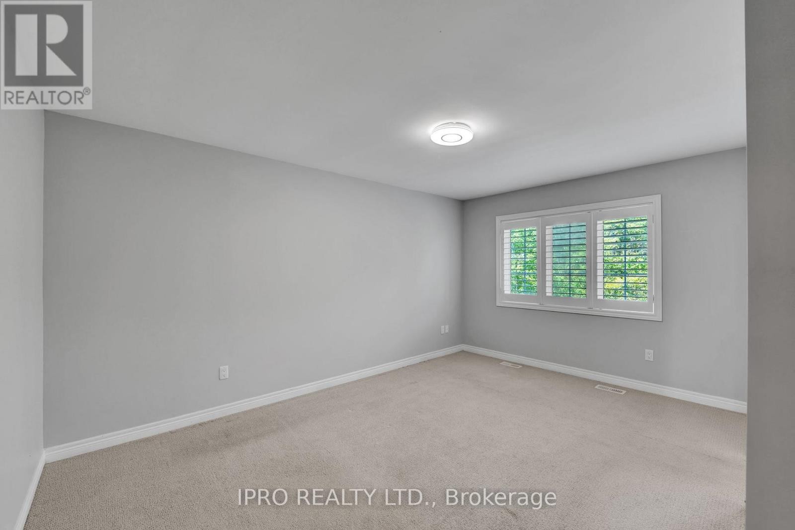 












128 BRIDLEWOOD BOULEVARD

,
Whitby (Rolling Acres),




Ontario
L1R0N2

