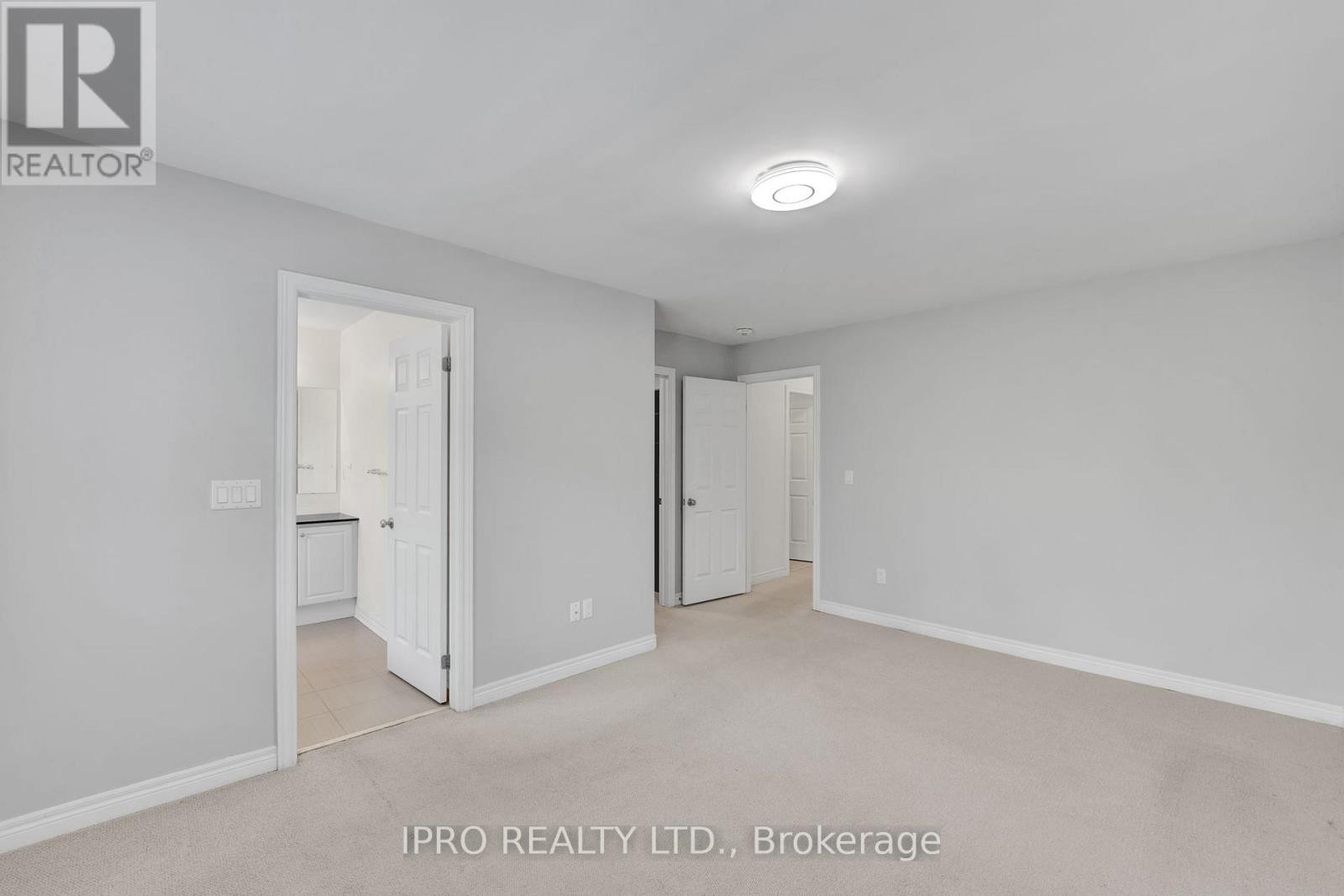 












128 BRIDLEWOOD BOULEVARD

,
Whitby (Rolling Acres),




Ontario
L1R0N2

