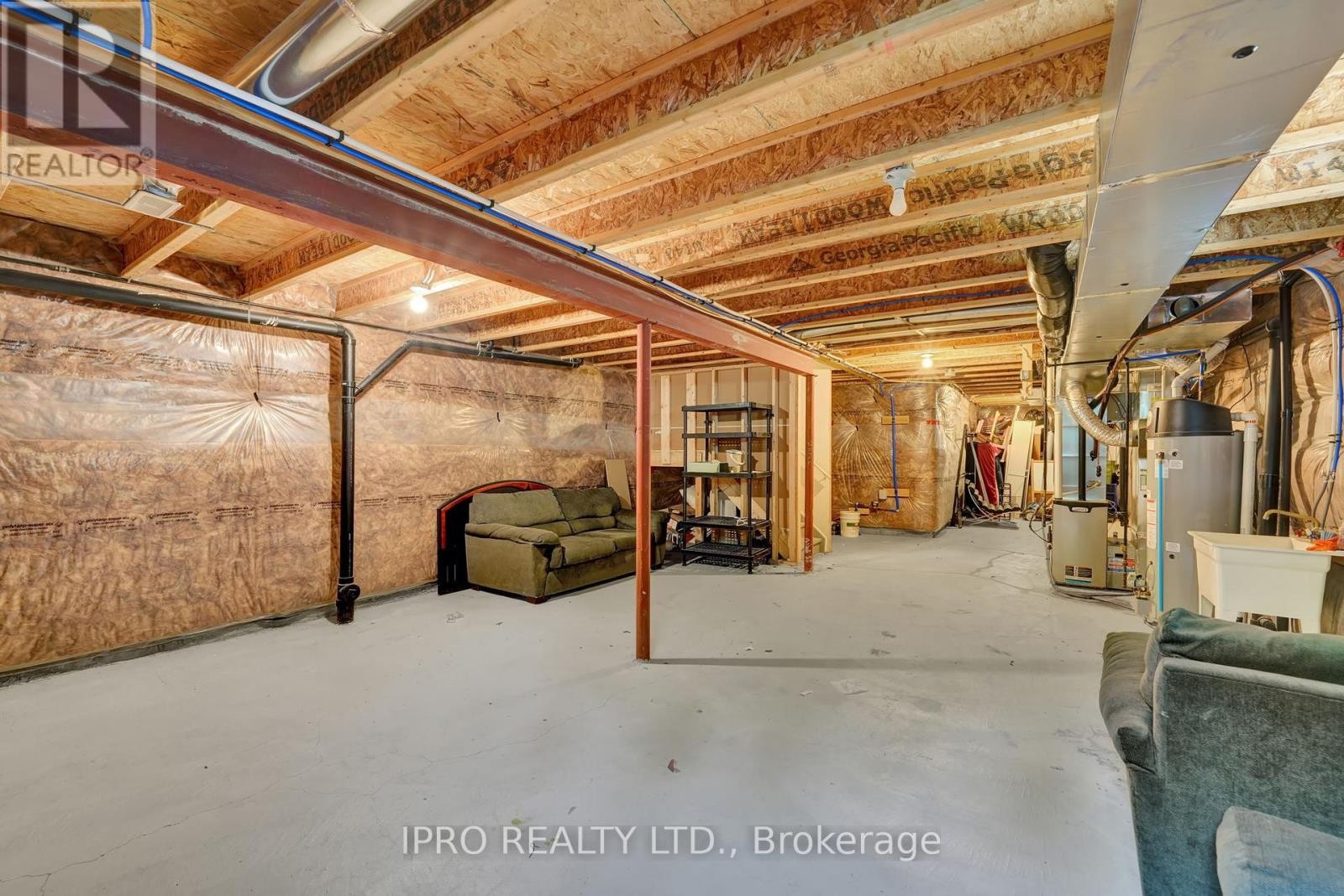 












128 BRIDLEWOOD BOULEVARD

,
Whitby (Rolling Acres),




Ontario
L1R0N2

