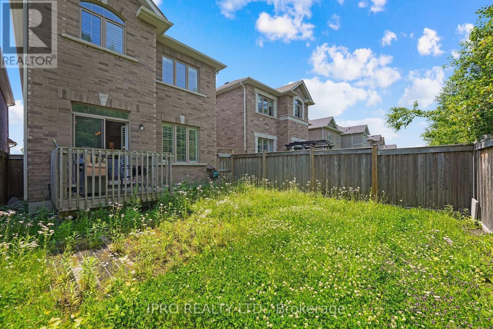 












128 BRIDLEWOOD BOULEVARD

,
Whitby (Rolling Acres),




Ontario
L1R0N2

