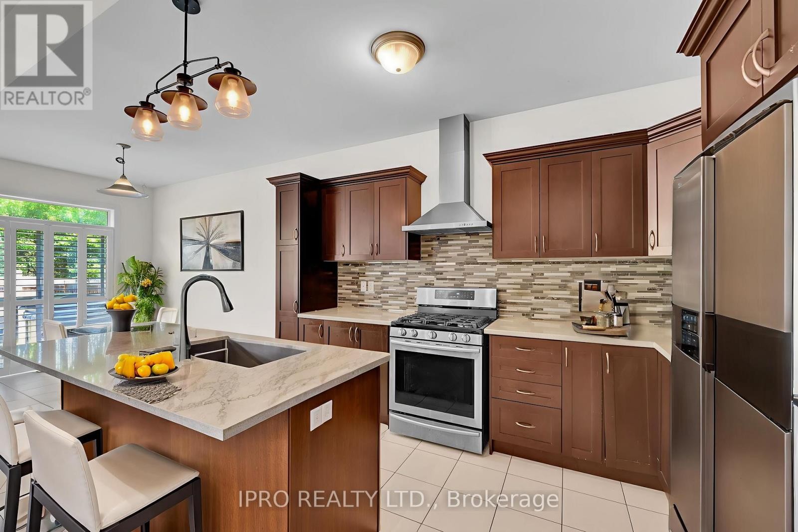 












128 BRIDLEWOOD BOULEVARD

,
Whitby (Rolling Acres),




Ontario
L1R0N2

