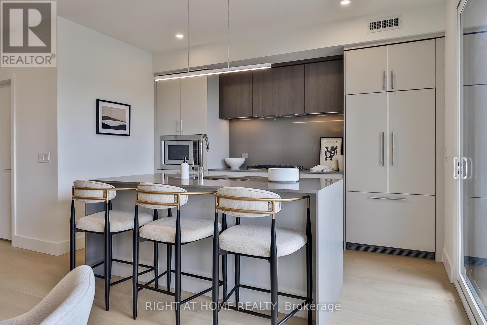 












CENTRE - 2343 GERRARD STREET E

,
Toronto (East End-Danforth),




Ontario
M4E2E6

