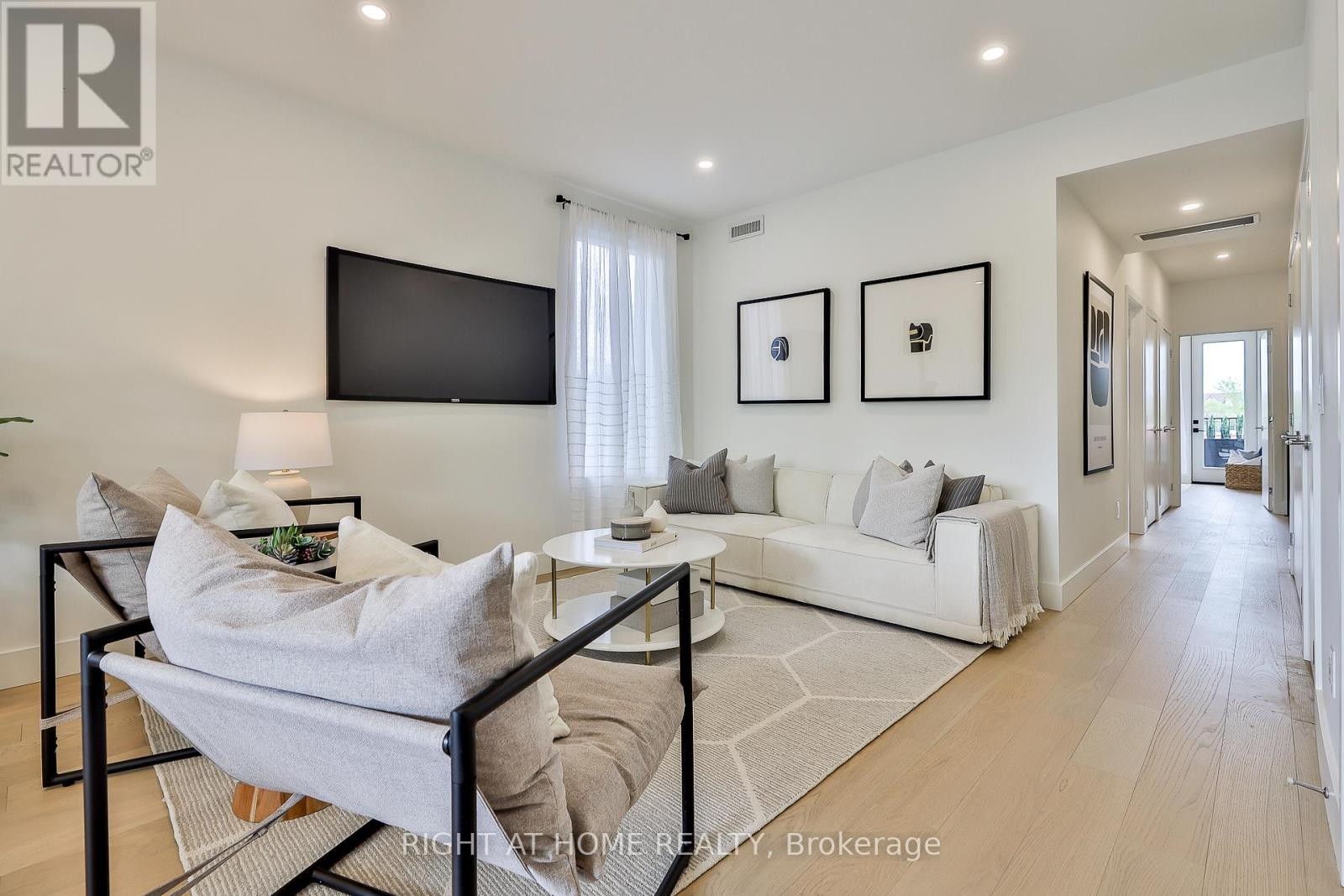 












CENTRE - 2343 GERRARD STREET E

,
Toronto (East End-Danforth),




Ontario
M4E2E6

