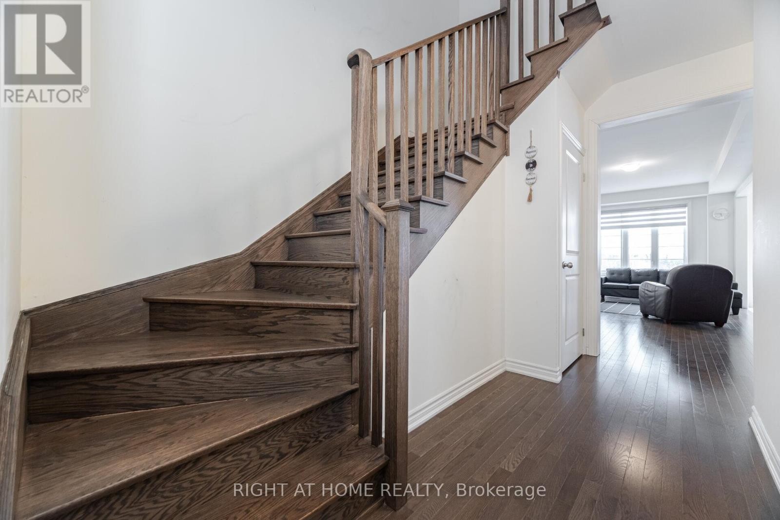 












1247 REXTON DRIVE

,
Oshawa (Kedron),




Ontario
L1L0T3

