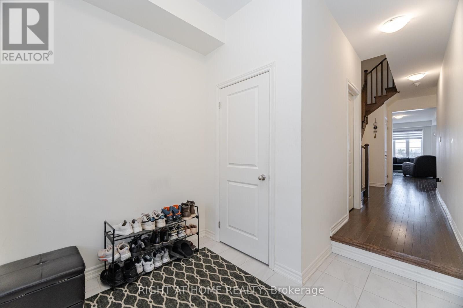 












1247 REXTON DRIVE

,
Oshawa (Kedron),




Ontario
L1L0T3

