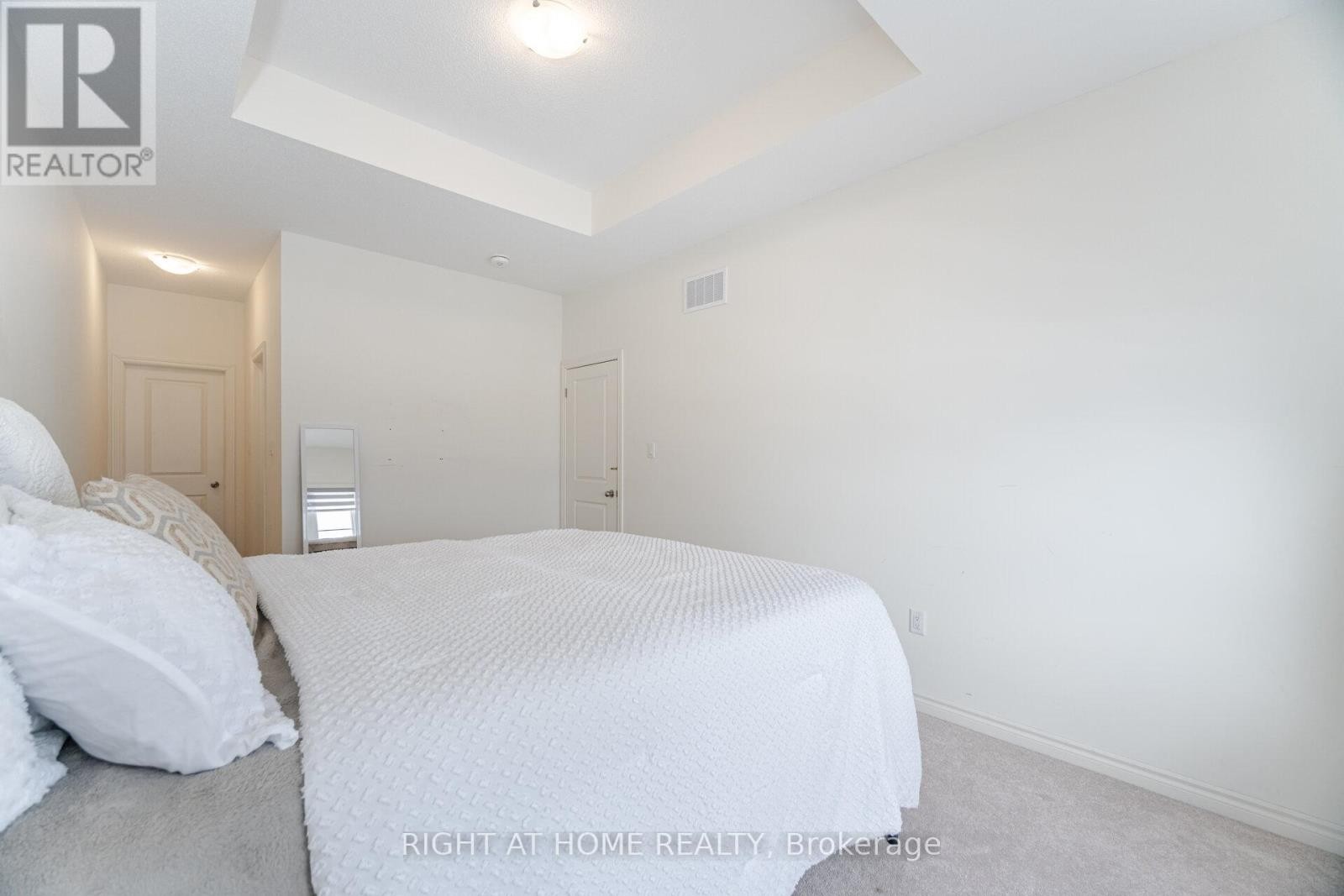 












1247 REXTON DRIVE

,
Oshawa (Kedron),




Ontario
L1L0T3

