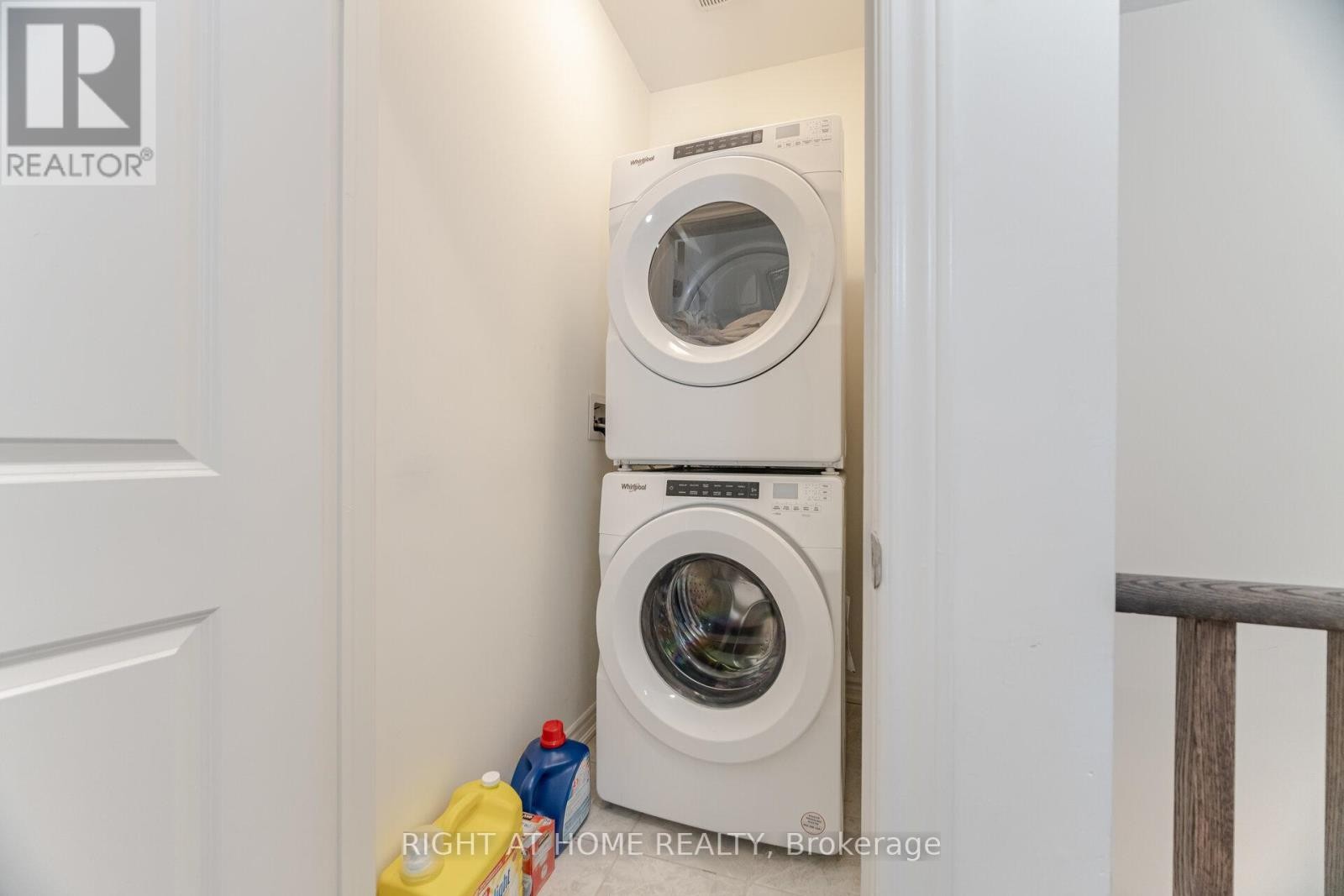 












1247 REXTON DRIVE

,
Oshawa (Kedron),




Ontario
L1L0T3


