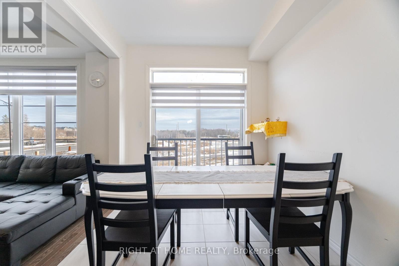 












1247 REXTON DRIVE

,
Oshawa (Kedron),




Ontario
L1L0T3

