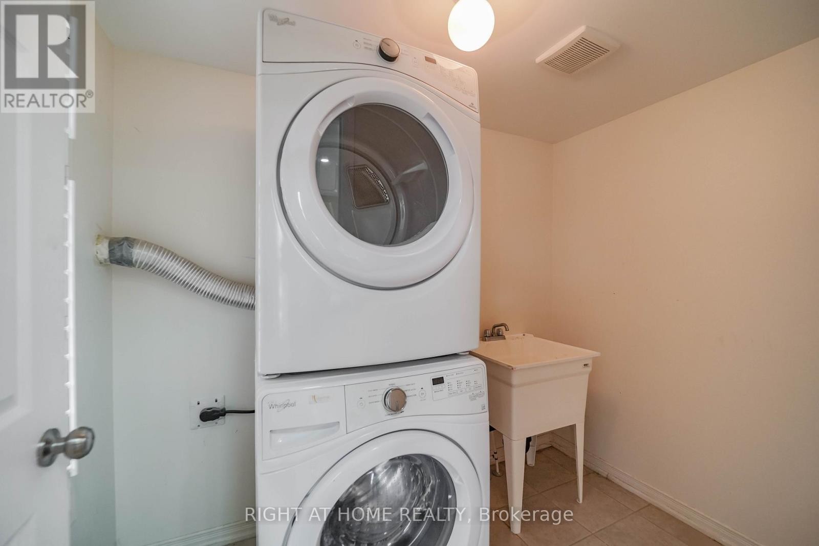 












97 AINLEY ROAD

,
Ajax (Central East),




Ontario
L1Z0S9

