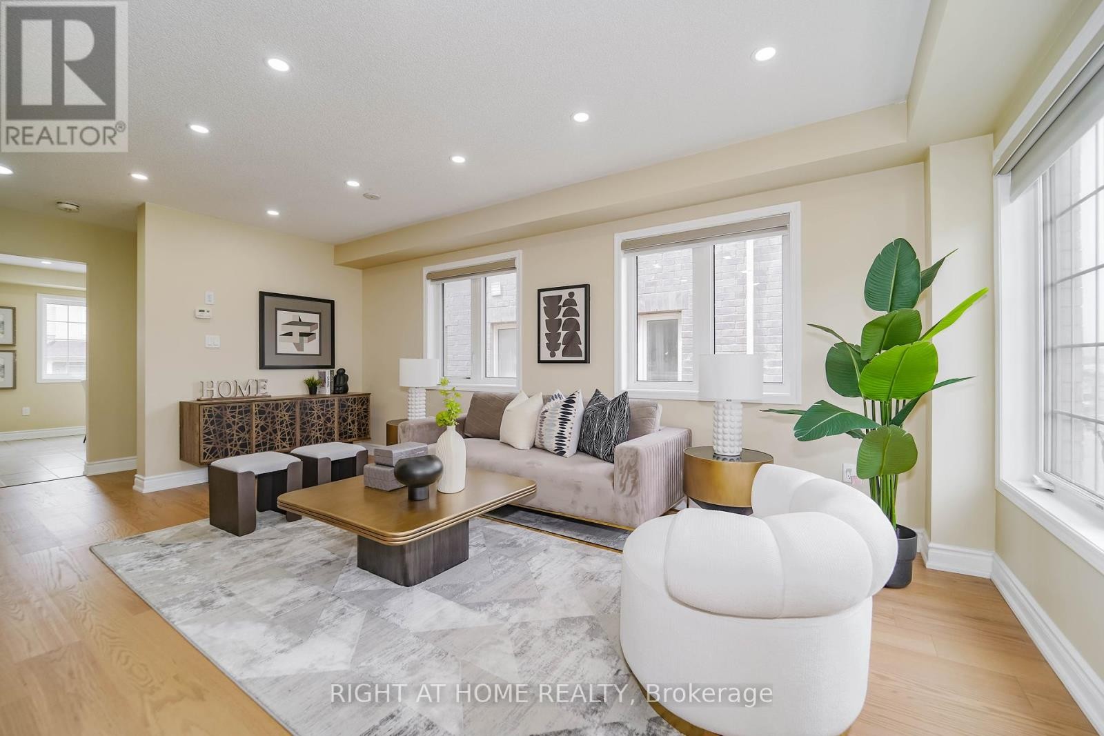 












97 AINLEY ROAD

,
Ajax (Central East),




Ontario
L1Z0S9

