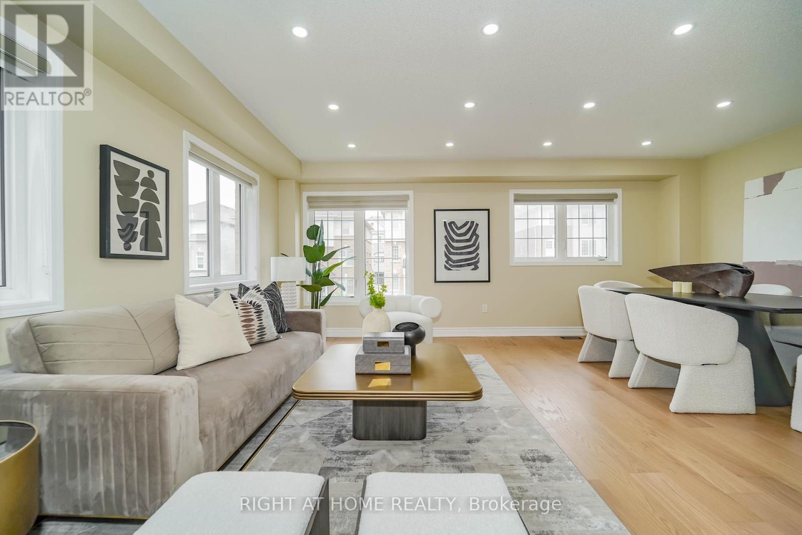 












97 AINLEY ROAD

,
Ajax (Central East),




Ontario
L1Z0S9

