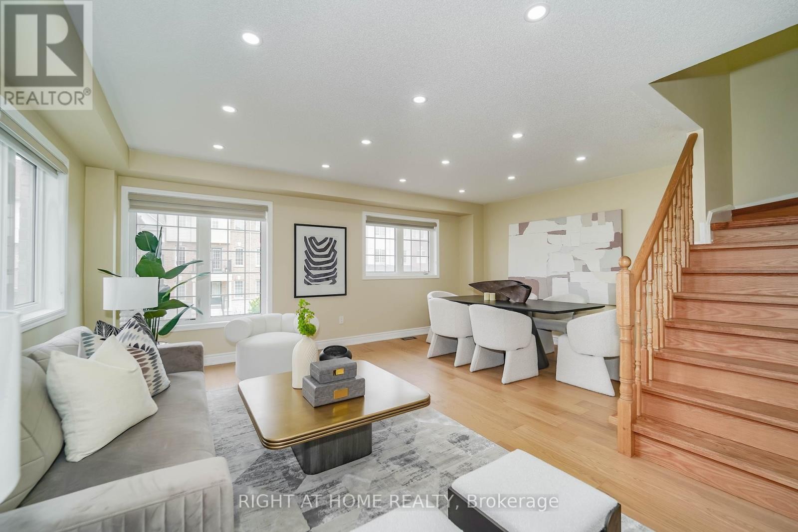 












97 AINLEY ROAD

,
Ajax (Central East),




Ontario
L1Z0S9

