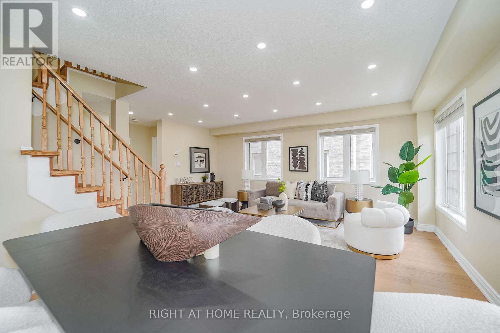 












97 AINLEY ROAD

,
Ajax (Central East),




Ontario
L1Z0S9

