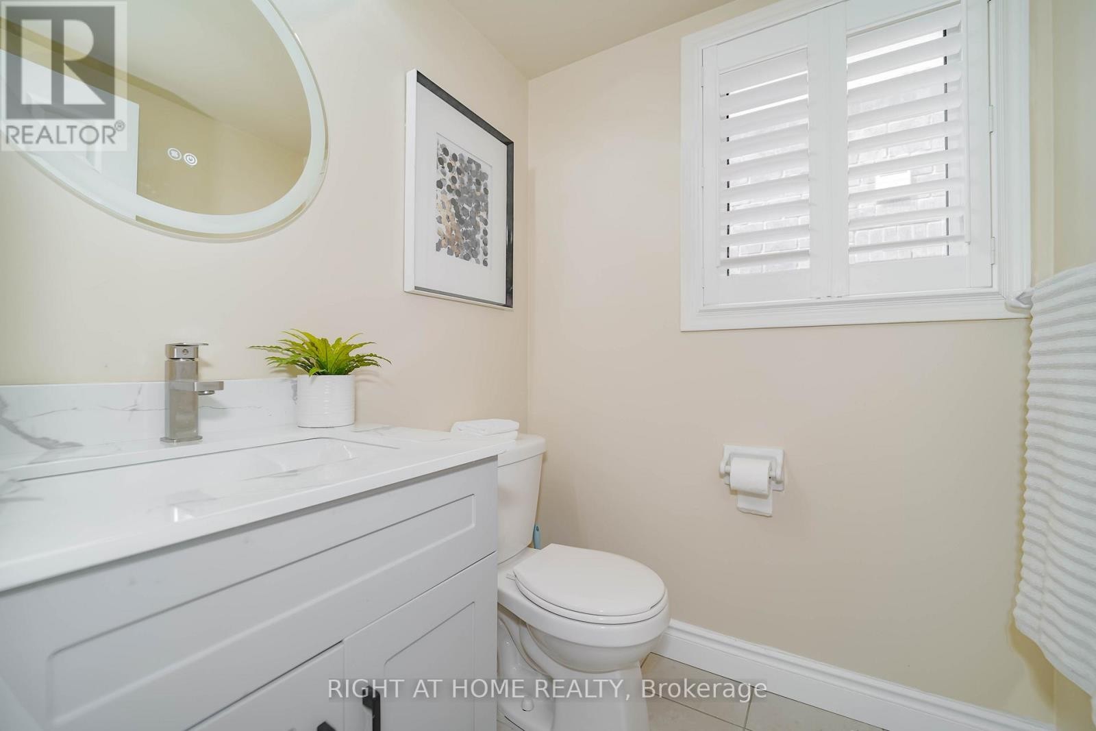 












97 AINLEY ROAD

,
Ajax (Central East),




Ontario
L1Z0S9

