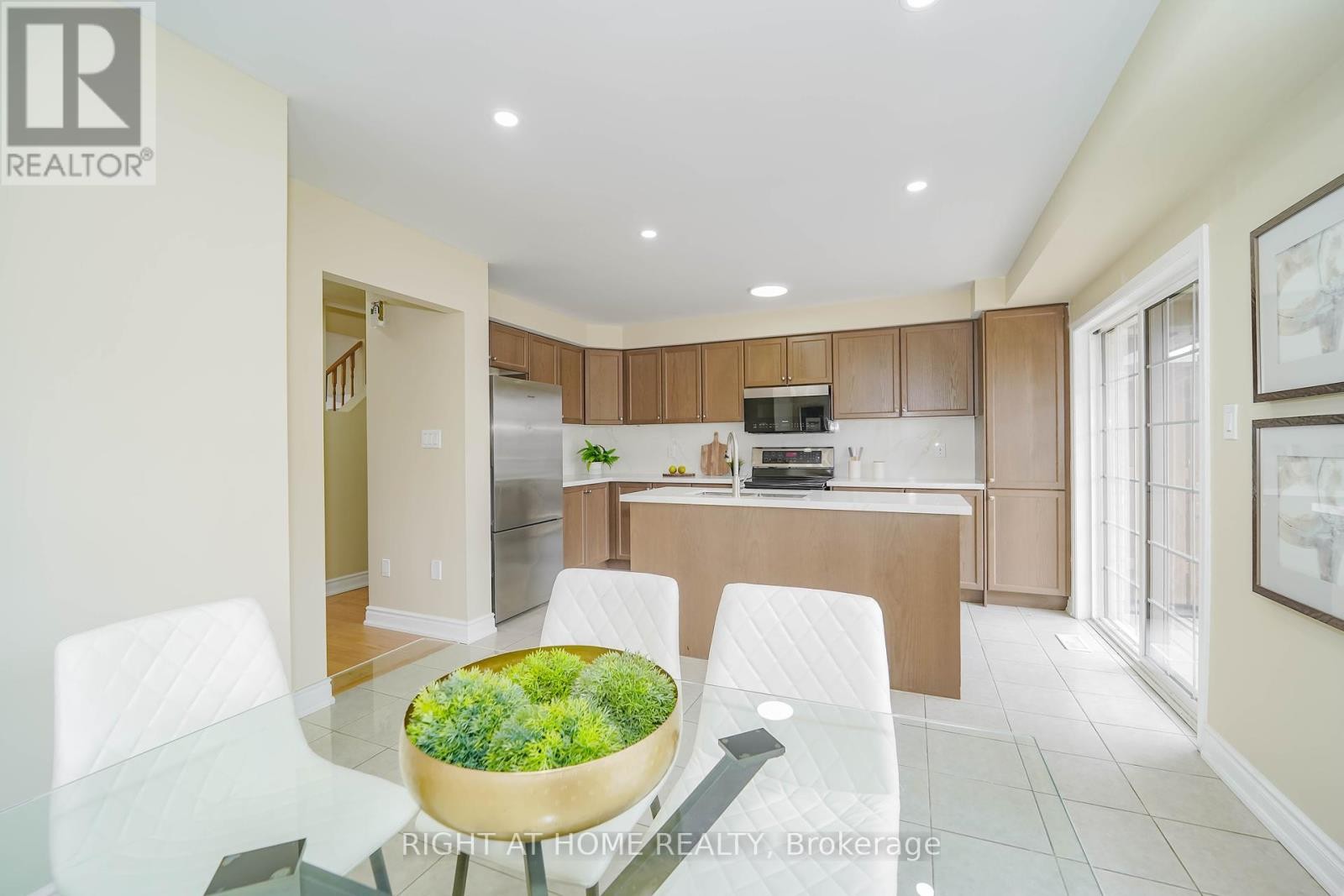 












97 AINLEY ROAD

,
Ajax (Central East),




Ontario
L1Z0S9

