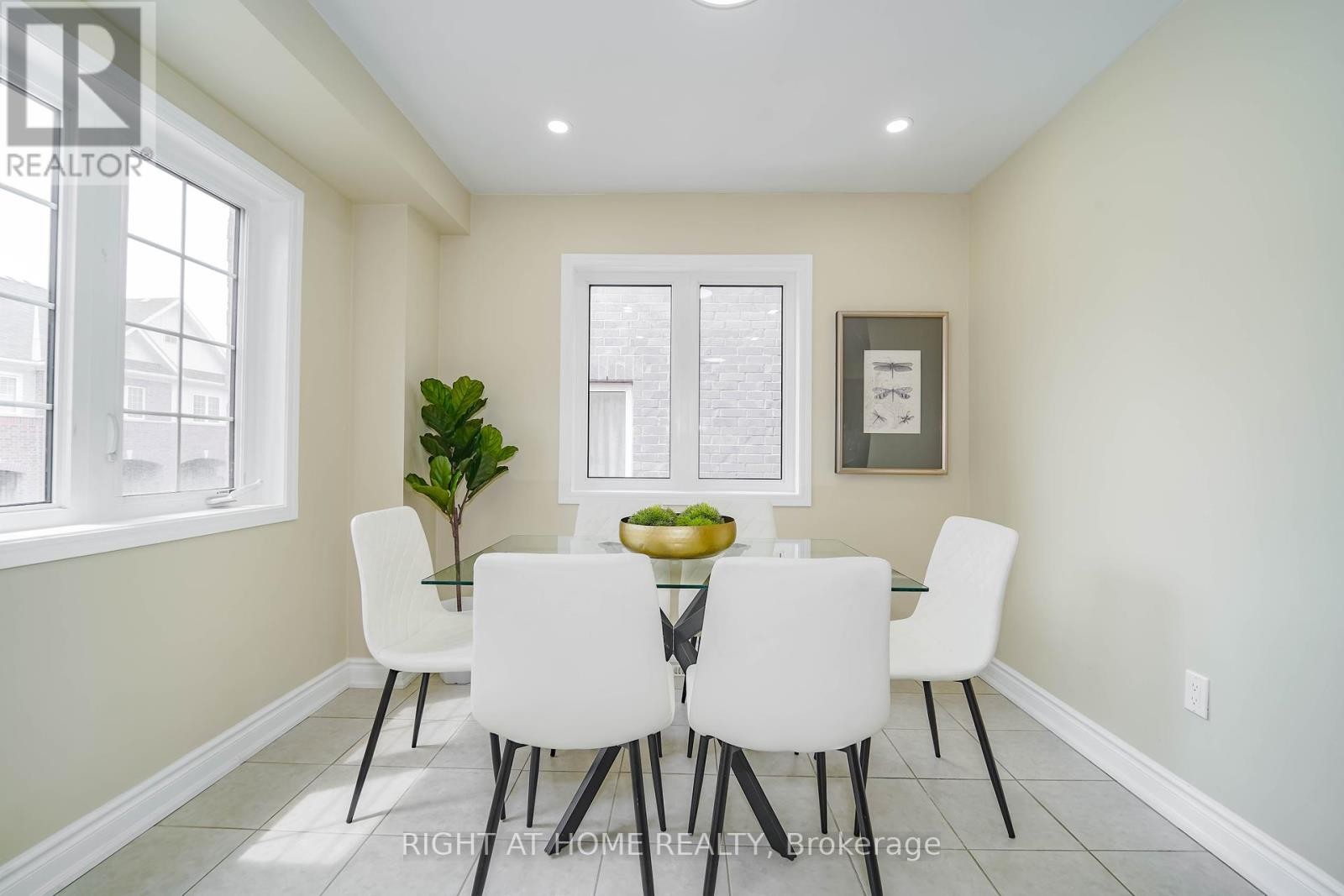 












97 AINLEY ROAD

,
Ajax (Central East),




Ontario
L1Z0S9

