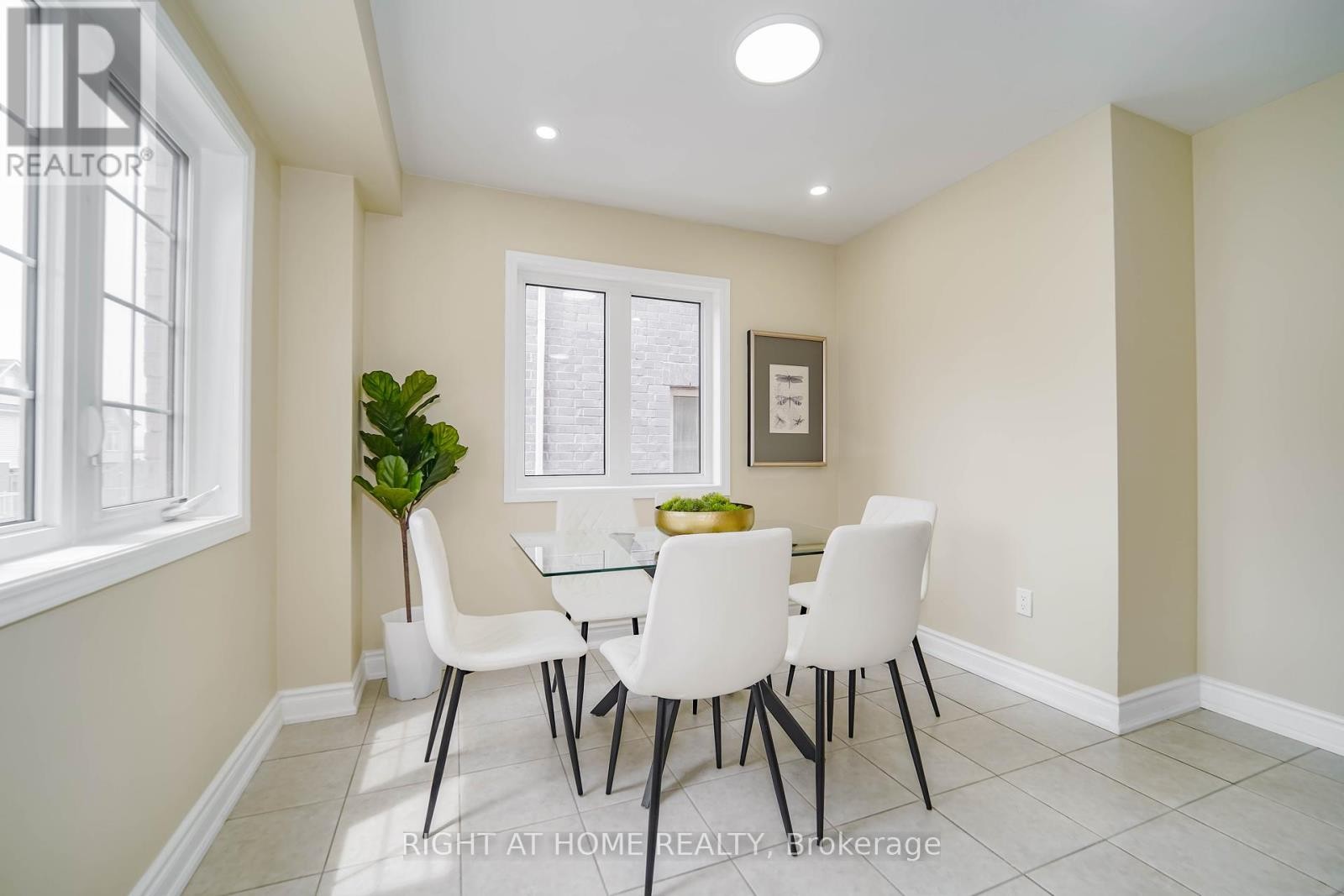 












97 AINLEY ROAD

,
Ajax (Central East),




Ontario
L1Z0S9

