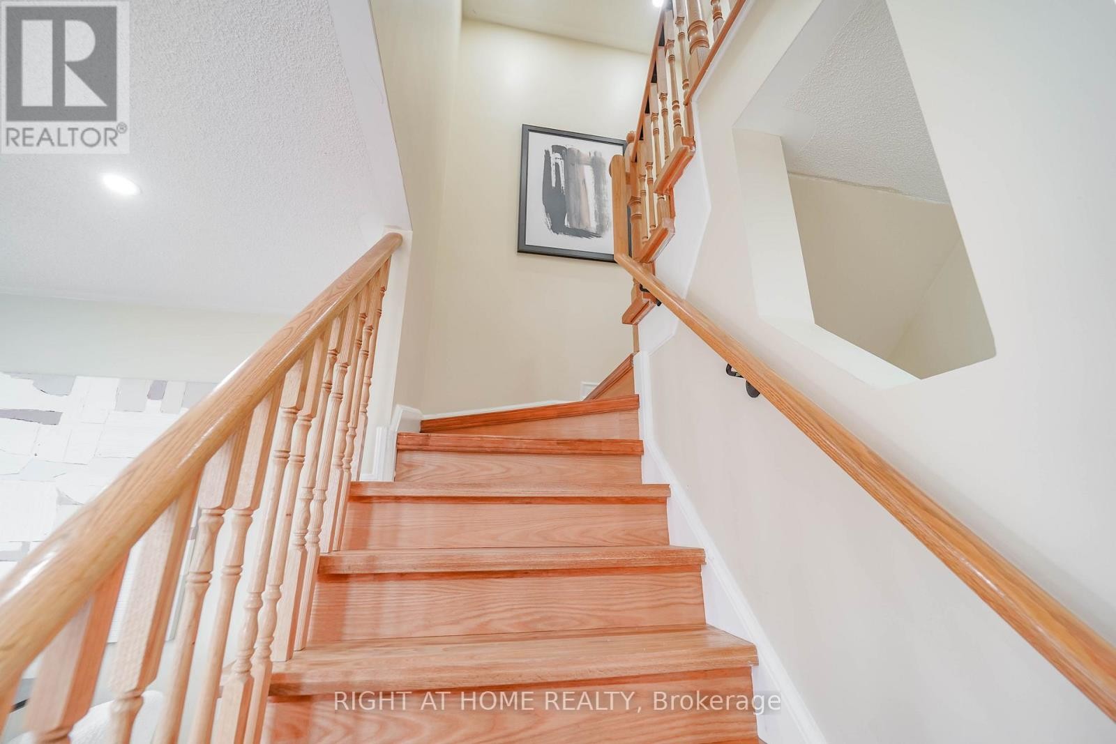 












97 AINLEY ROAD

,
Ajax (Central East),




Ontario
L1Z0S9

