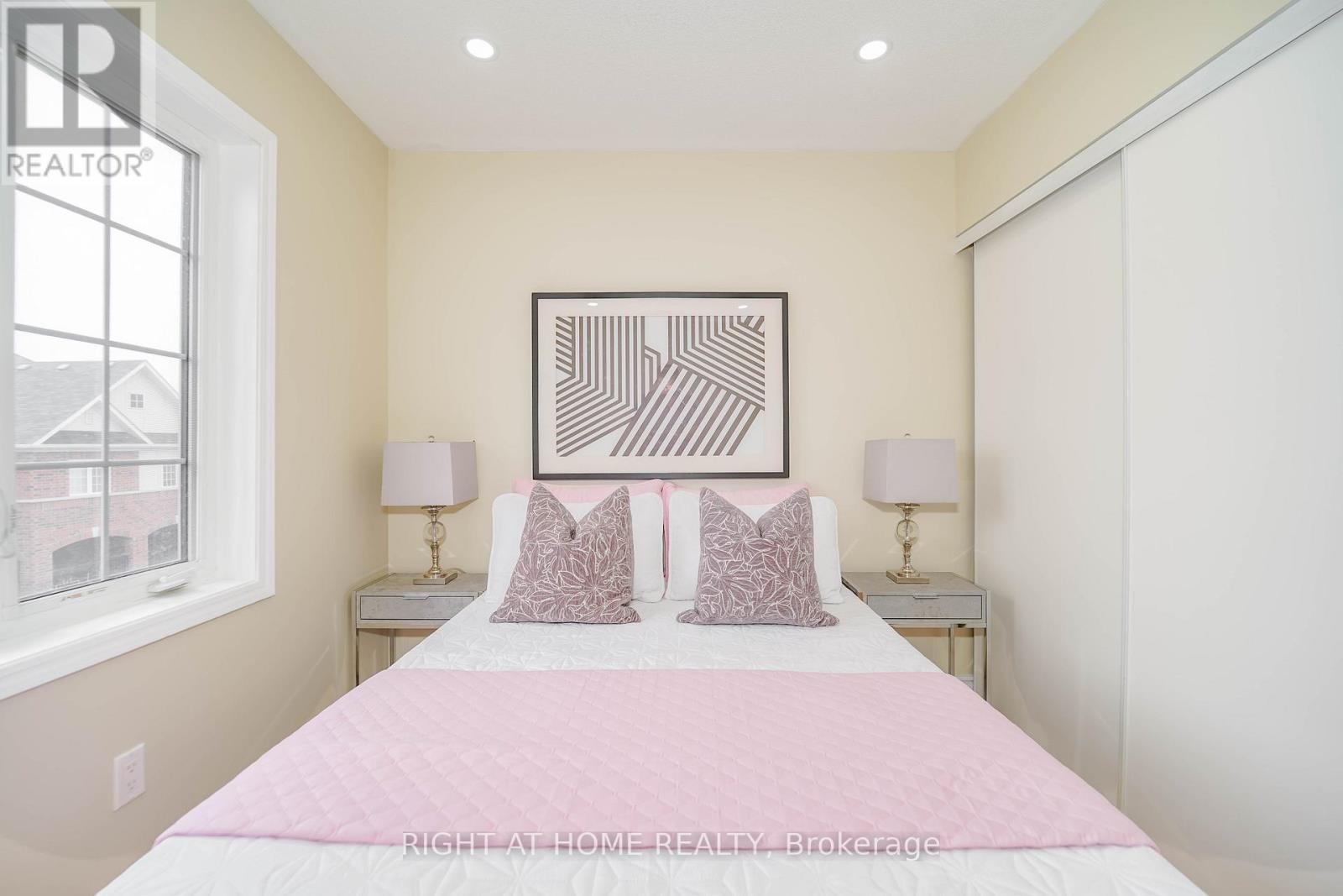 












97 AINLEY ROAD

,
Ajax (Central East),




Ontario
L1Z0S9

