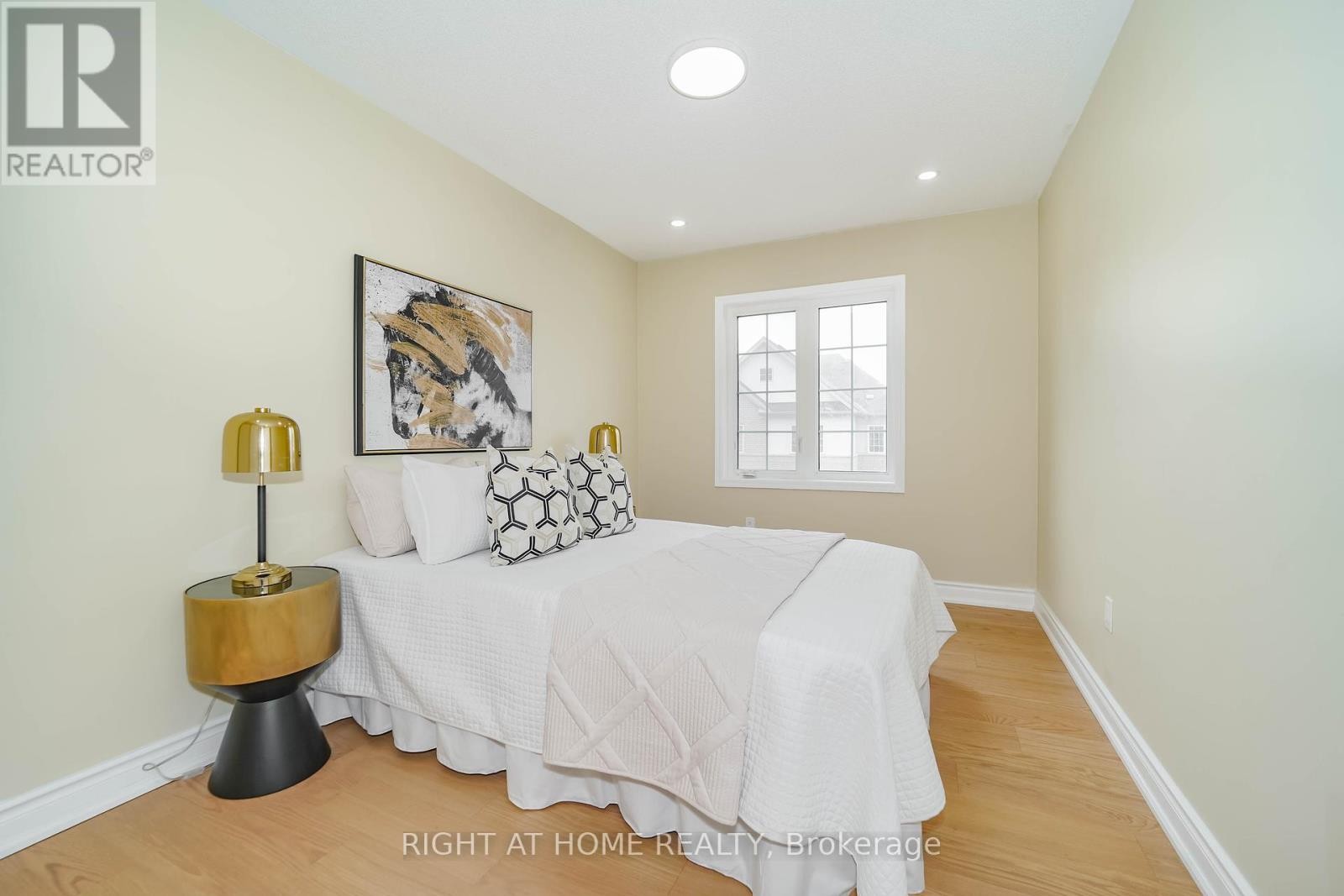 












97 AINLEY ROAD

,
Ajax (Central East),




Ontario
L1Z0S9

