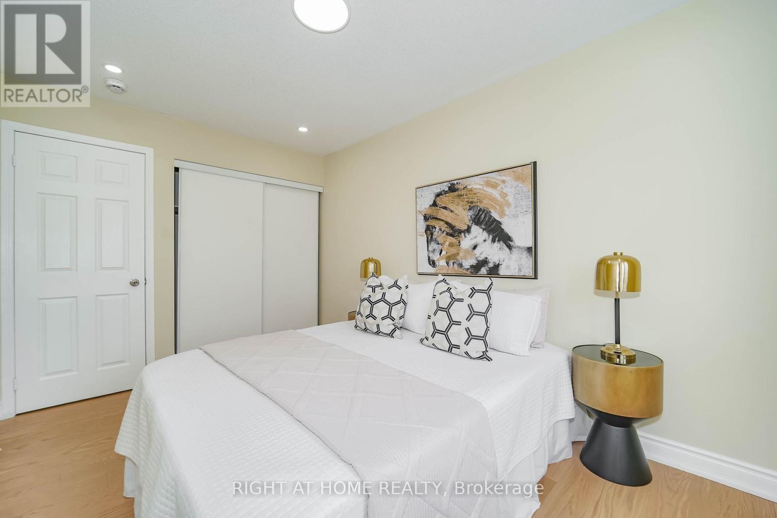 












97 AINLEY ROAD

,
Ajax (Central East),




Ontario
L1Z0S9

