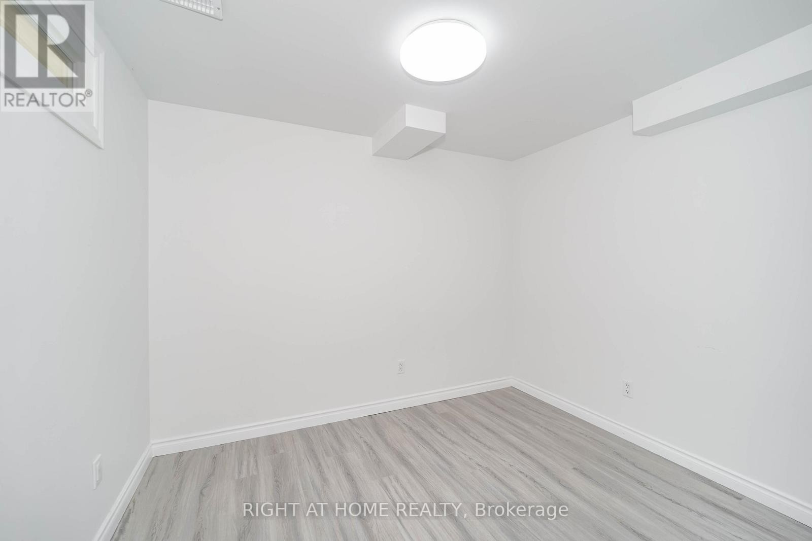 












97 AINLEY ROAD

,
Ajax (Central East),




Ontario
L1Z0S9

