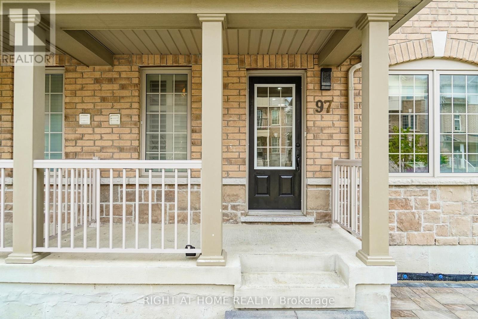 












97 AINLEY ROAD

,
Ajax (Central East),




Ontario
L1Z0S9


