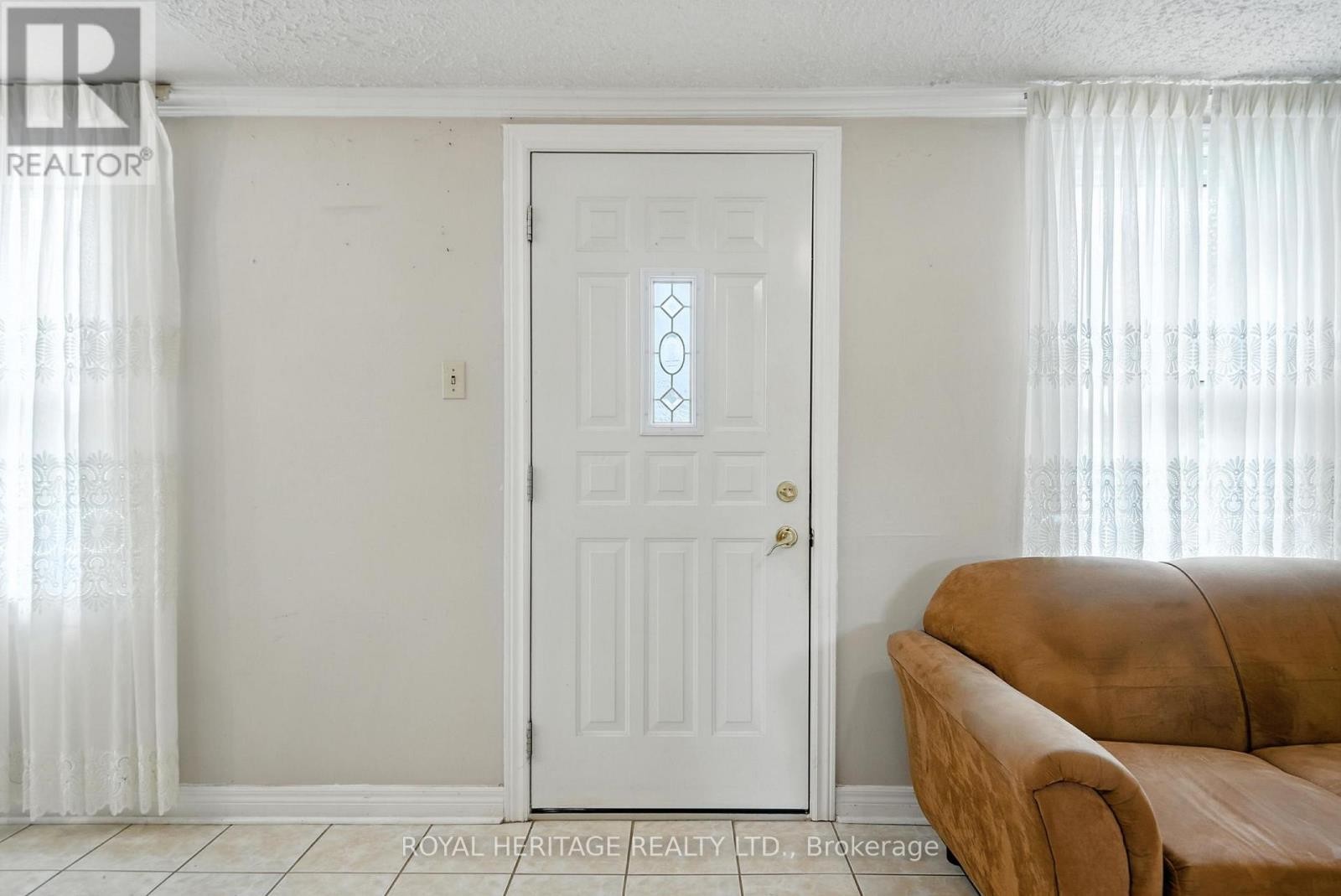 












1595 TAUNTON ROAD

,
Clarington,




Ontario
L0B1J0

