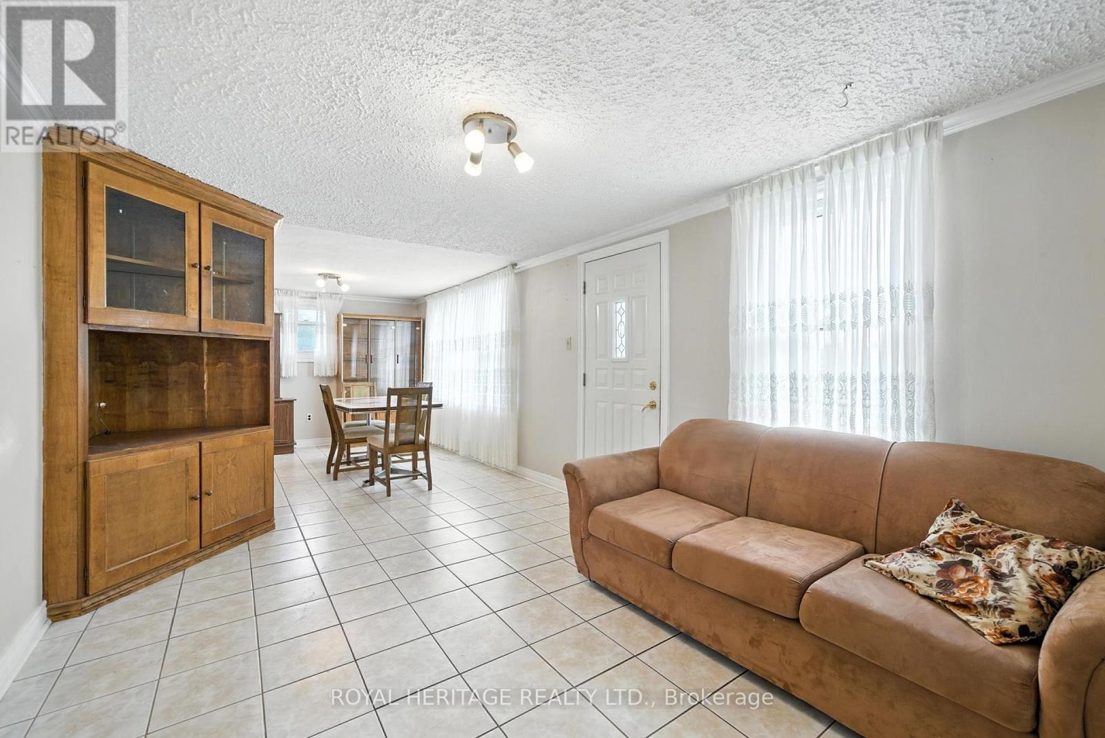 












1595 TAUNTON ROAD

,
Clarington,




Ontario
L0B1J0

