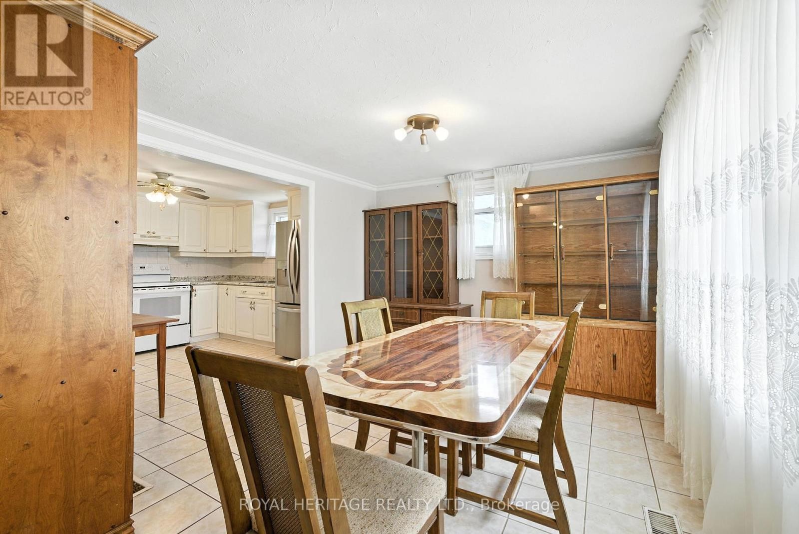 












1595 TAUNTON ROAD

,
Clarington,




Ontario
L0B1J0

