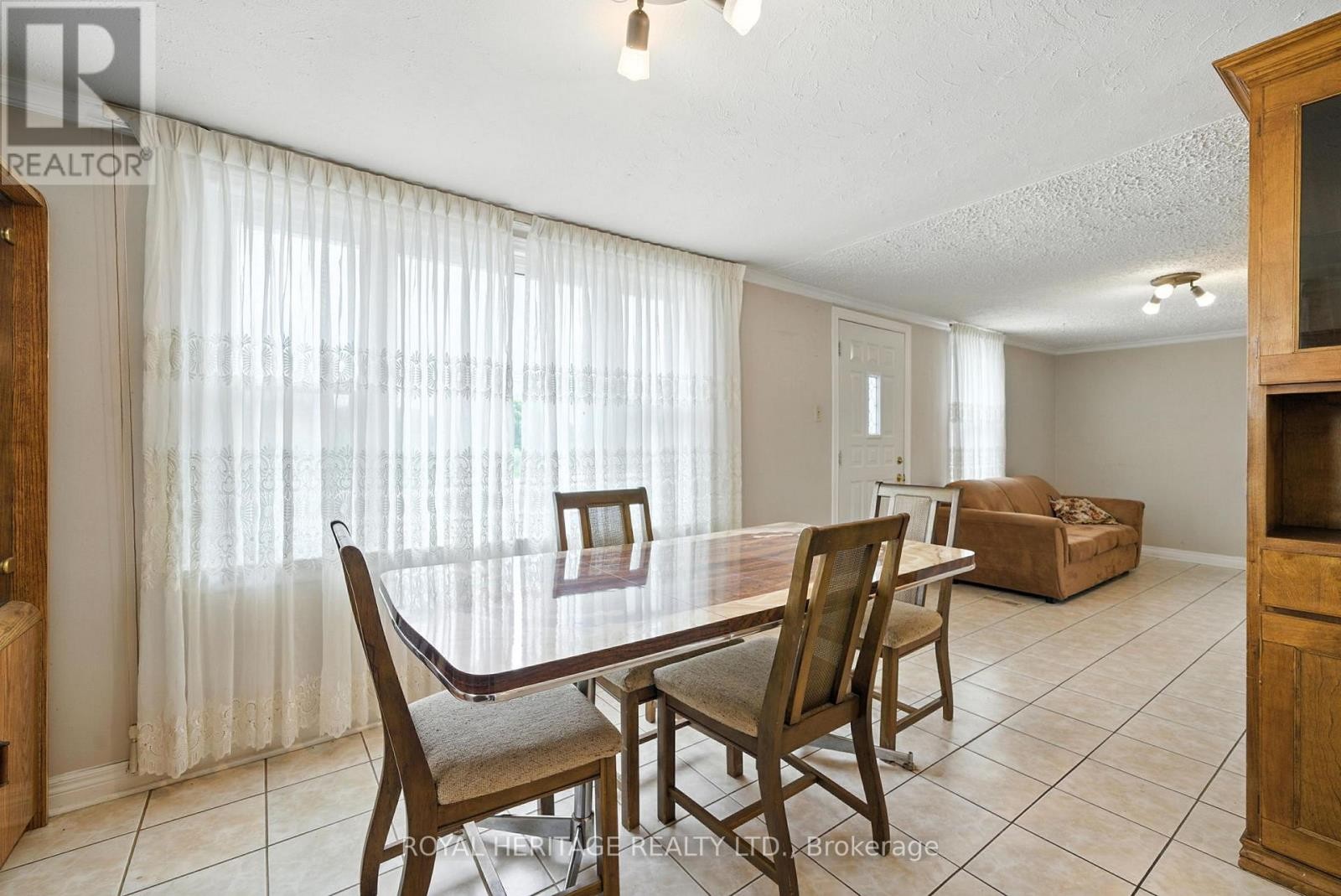 












1595 TAUNTON ROAD

,
Clarington,




Ontario
L0B1J0

