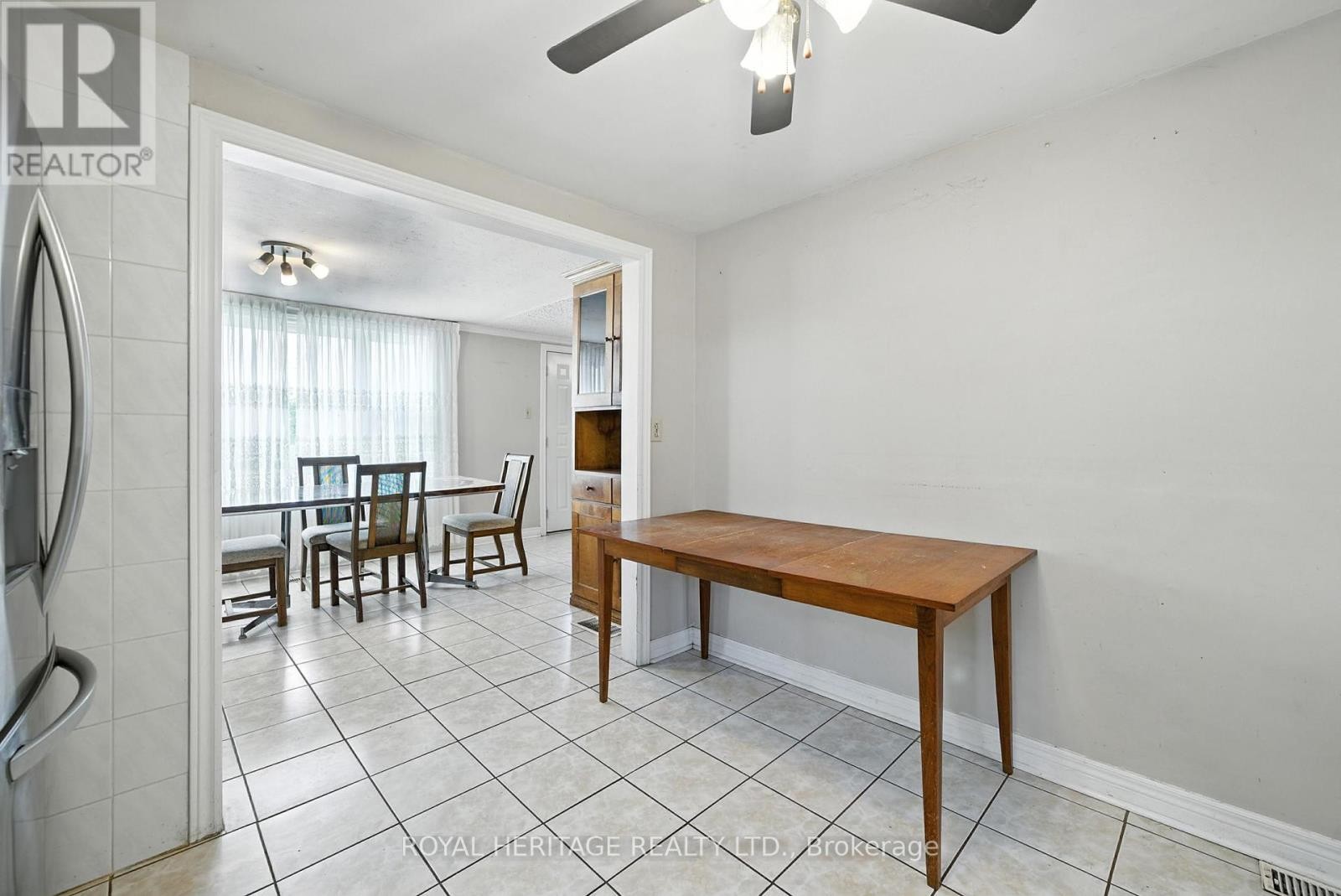 












1595 TAUNTON ROAD

,
Clarington,




Ontario
L0B1J0

