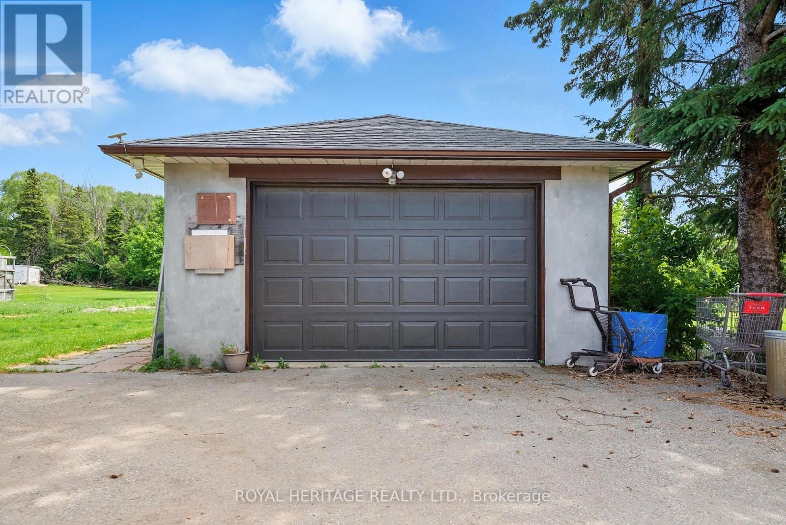 












1595 TAUNTON ROAD

,
Clarington,




Ontario
L0B1J0

