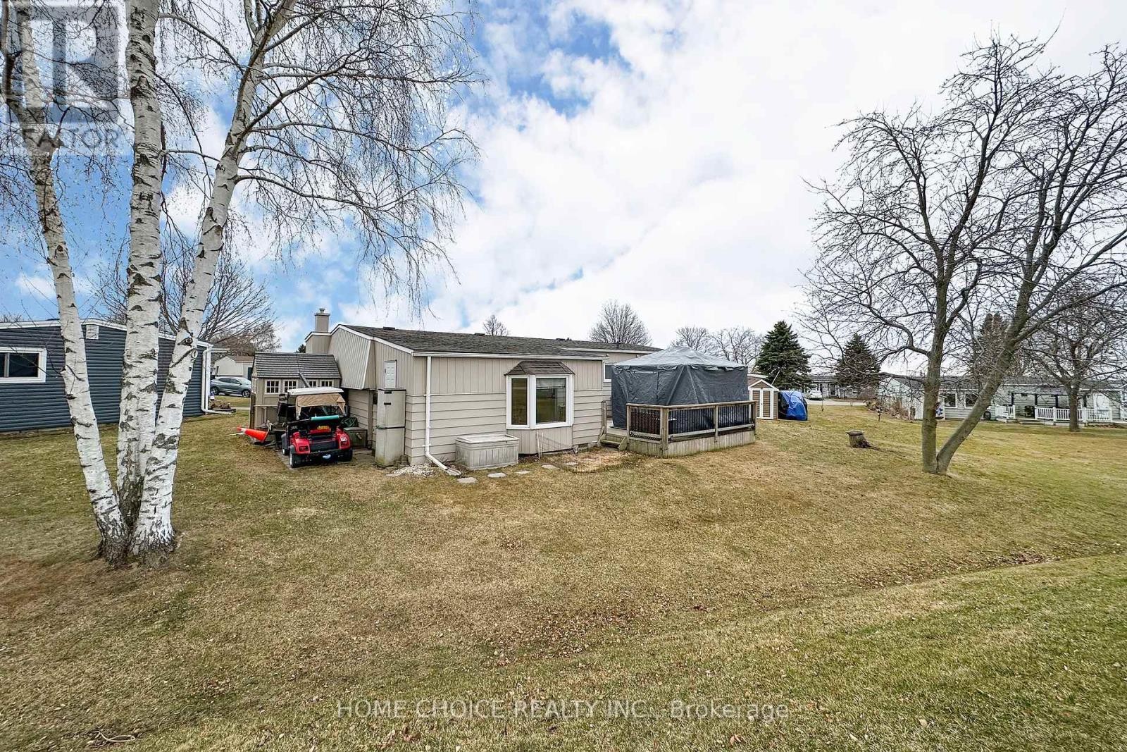 












8 SEVENTH HOLE COURT

,
Clarington (Newcastle),




Ontario
L1B1B5

