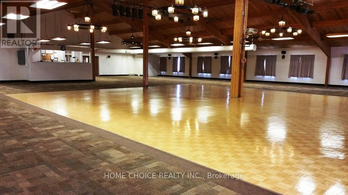












8 SEVENTH HOLE COURT

,
Clarington (Newcastle),




Ontario
L1B1B5

