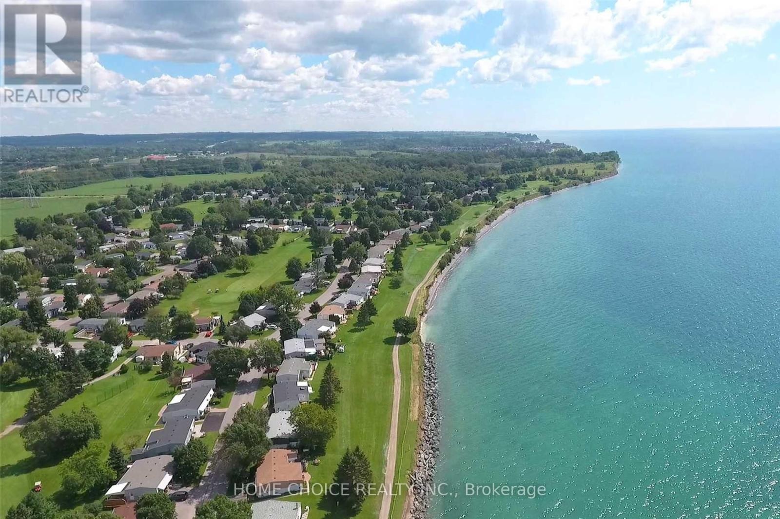 












8 SEVENTH HOLE COURT

,
Clarington (Newcastle),




Ontario
L1B1B5

