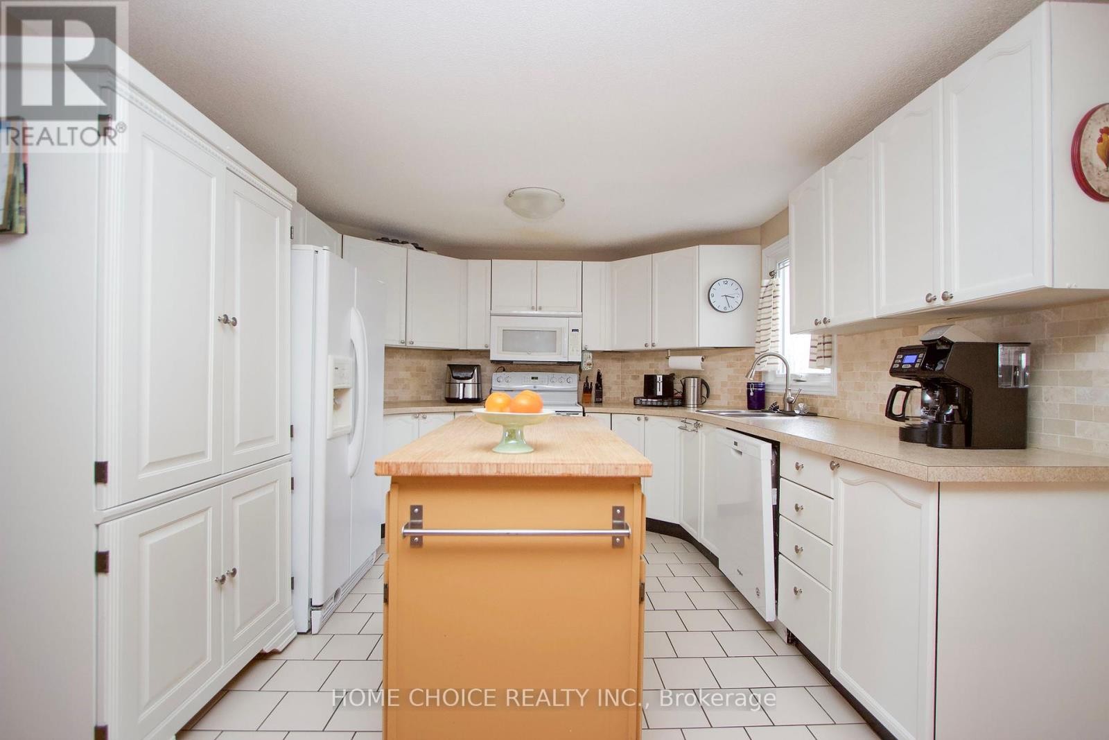 












8 SEVENTH HOLE COURT

,
Clarington (Newcastle),




Ontario
L1B1B5

